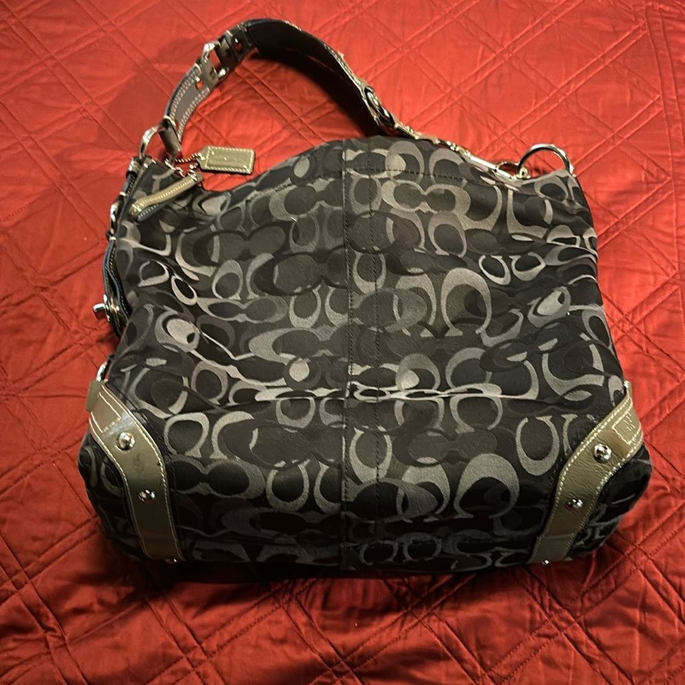 🩷Beautiful lg Coach bag